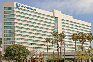 Photo of the exterior of the Wyndham Irvine-Orange County Airport hotel